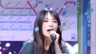 케이팝 스토어 팬사인회 QWER 시연