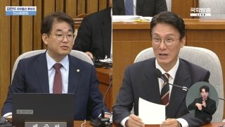 와... 여기는 죄다 앵무새들만 있나...