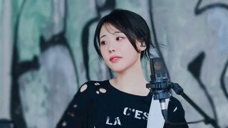 팬을 발견한 QWER 히나 팬 서비스