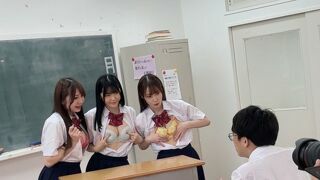 공부 방해하는 여학생들 약후