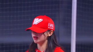 캠핑용 의자도 못 펴?‥
