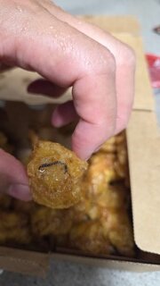 혹시 치킨을 튀기면 힘줄이 이렇게도 나타나요?