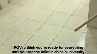 떼국의 최신식 화장실