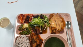 7,500원 구내식당 메뉴 평가