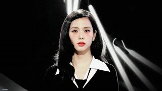 블핑 지수 타이트한 검정 핫팬츠