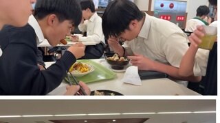 일본의 학생 2200명 중고등학교 점심시간