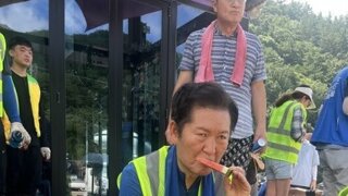 수해복구에 보좌진일안시키는 민주당