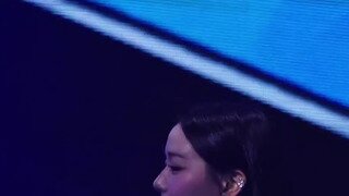 곰 탈 쓰고 곰 쫓기