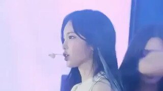 친구 얼굴 자기 엉덩이에 코박죽시키는 여자
