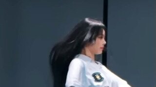 [단독] 김건희 트위터 실버마크 받으려…'외교부가 왜?' 경위 조사