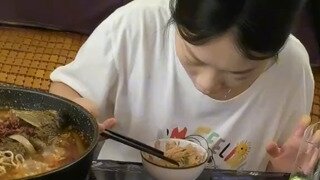 [더럽주의] 마늘 까주는 남편