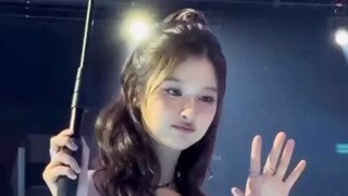 설윤 가요대전 세일러복 느낌