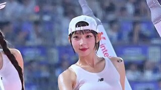 기습공격당한 정희정 치어리더