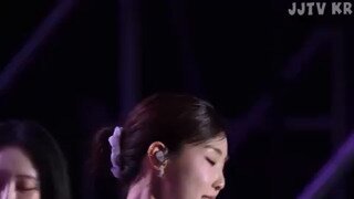 끈 민소매 입은 브브걸 유나