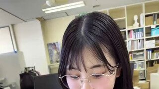 물풍선 갖고 노는 누나