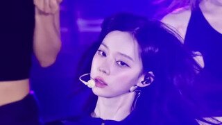 슬림 각선미 뽐내는 공항 에스파 윈터