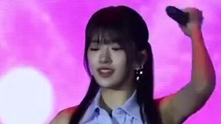 쿠팡 플레이 시리즈 하프타임 무대 + 시축하는 아이브 안유진