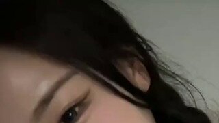 의상 로고 설명하는 트리플에스 김채연