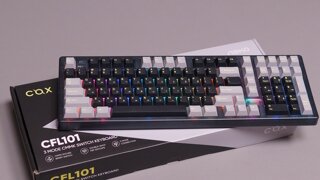 독특한 키감과 레이아웃, COX CFL101 3모드 CMMK 특주축 기계식키보드