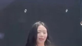 그냥 걸어가는 트리플에스 김채연