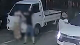 서로 싸워서 경찰서 찾아온 두 여성 결말