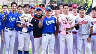 어제 있었던 오승환 은퇴 기념사진 시선강탈