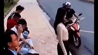 남자의 멋진 순발력.gif