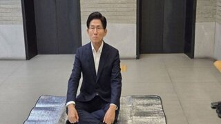 김문수.야당 말살저지.500만 당원 지키기 위해 당사에서 무기한 농성.