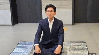 김문수,  로비에서 철야농성 돌입