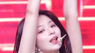 은근한 매력 뽐내는 오프숄더 프로미스나인 이나경