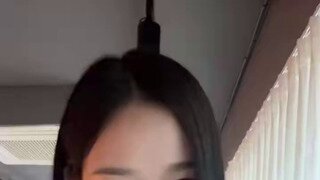 인사하는 김채연 (트리플에스)