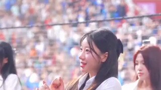 땀에 젖은 우수한 치어리더