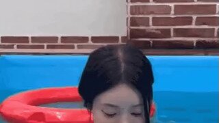 간식찾는 수달들