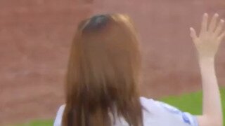손하트 하다 끼 부리는 마젠타 (QWER)