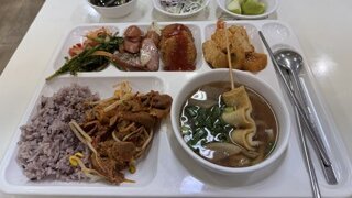 구내 식당 밥