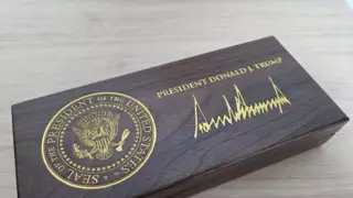 트럼프 : 한국 금관 선물 잘 받았다 답례품 받아라