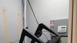 서버가 다운되었다고 해서 직원이 확인하러 갔는데.jpg