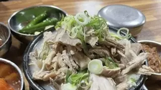 '고기 많이 안드시는분들은 꼭 적게 달라고 해주세요.'