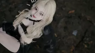 금발 애교머리 소녀체형