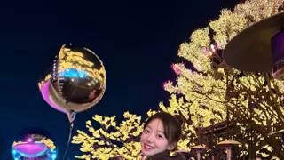 열심히 응원하는 우수한 치어리더