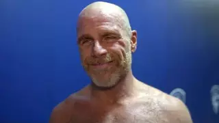 ?? : 아저씨 옛날에 잘나갔다면서요?