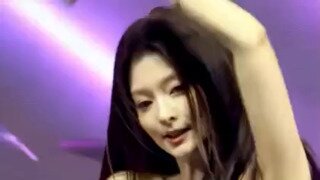 친구 없어서 혼자 축제 즐기는 대학생 근황