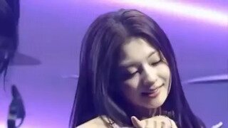 존예녀들과 노콘ㅅㅅ한걸로 돈 벌며 사는 대물남