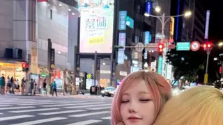 팔을 말랑말랑하게 만져달라는 일본인 여자친구