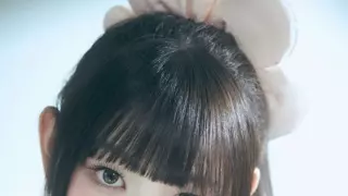 80년대 헤어스타일과 배경으로 사진만들기